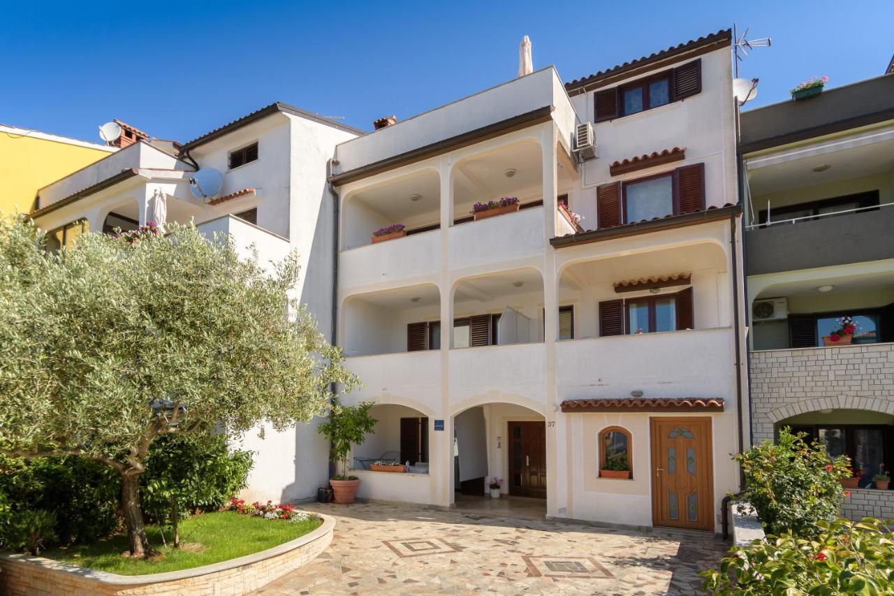 Apartments Dora Poreč Exterior foto